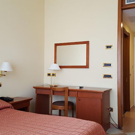 Grand Hotel Moon Valley Vico Equense Extérieur photo