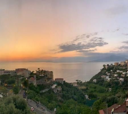 Grand Hotel Moon Valley Vico Equense Extérieur photo