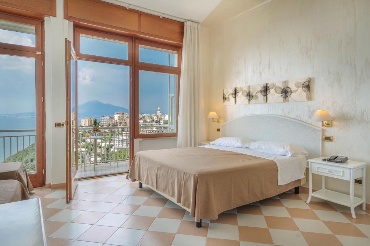 Grand Hotel Moon Valley Vico Equense Extérieur photo