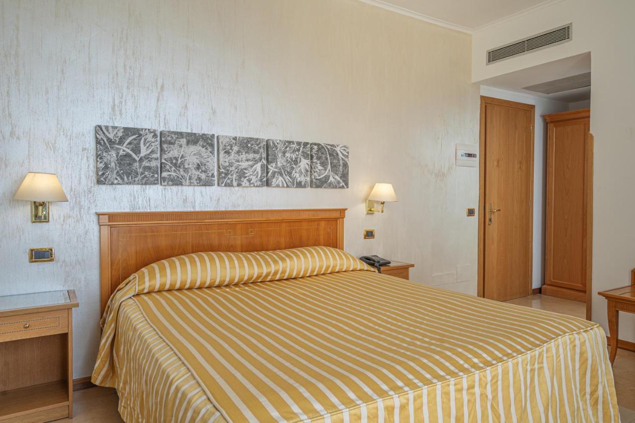 Grand Hotel Moon Valley Vico Equense Extérieur photo