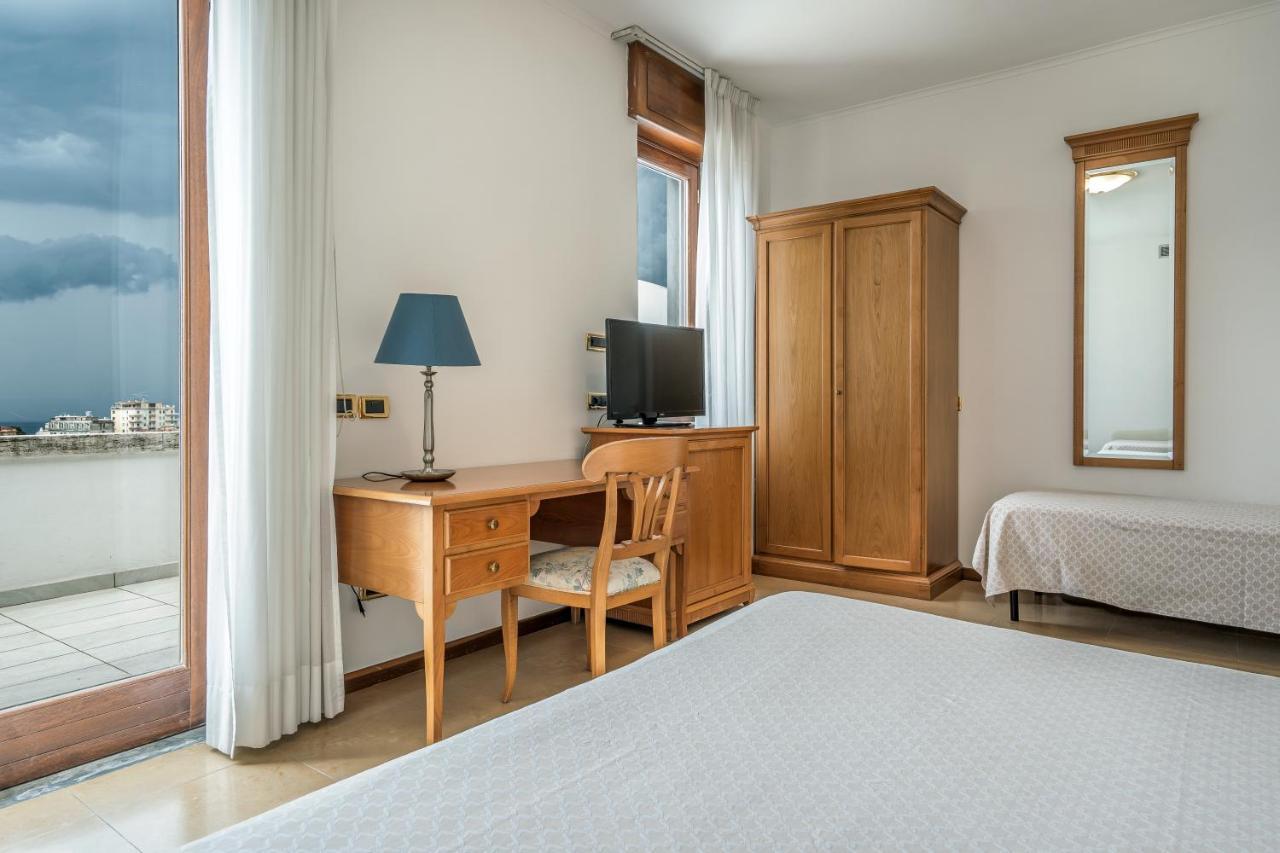 Grand Hotel Moon Valley Vico Equense Extérieur photo