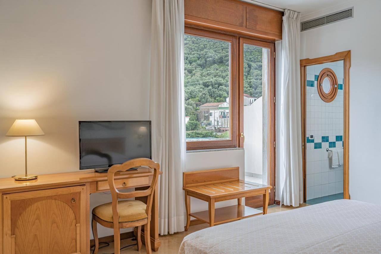 Grand Hotel Moon Valley Vico Equense Extérieur photo