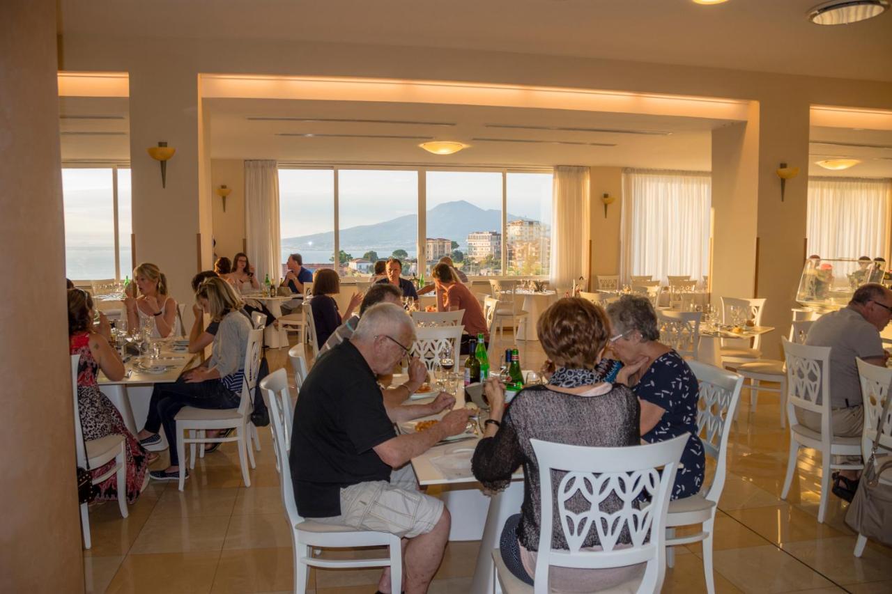 Grand Hotel Moon Valley Vico Equense Extérieur photo