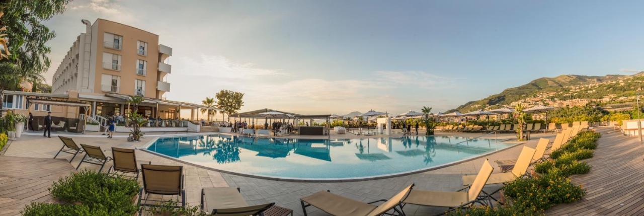 Grand Hotel Moon Valley Vico Equense Extérieur photo