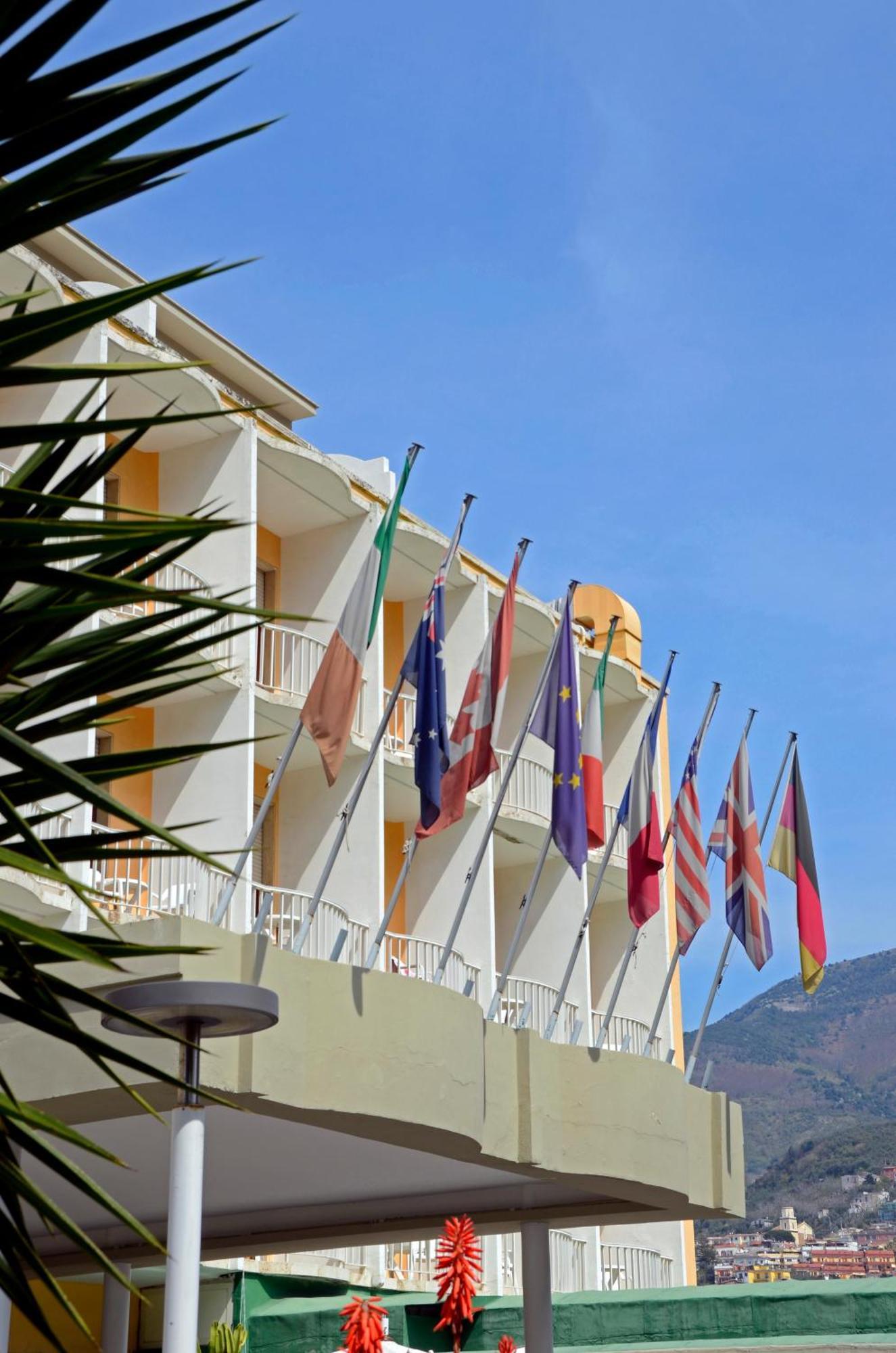 Grand Hotel Moon Valley Vico Equense Extérieur photo