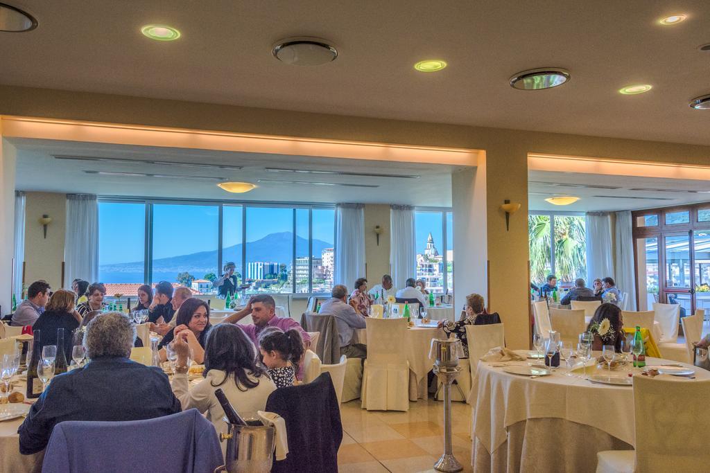 Grand Hotel Moon Valley Vico Equense Extérieur photo